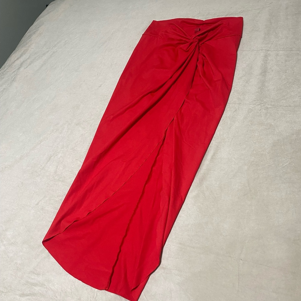 SKIMS ❤️ Sarong High Slip Swim Cover Medium Ruby Red NWOT - Picture 3 of 7